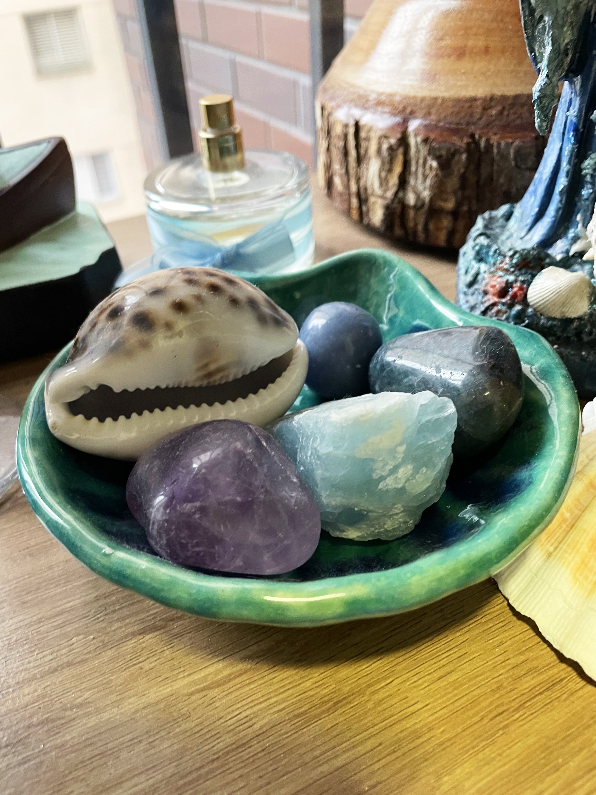 Concha Iemanjá em Cerâmica Pintada à Mão – Peça Artesanal