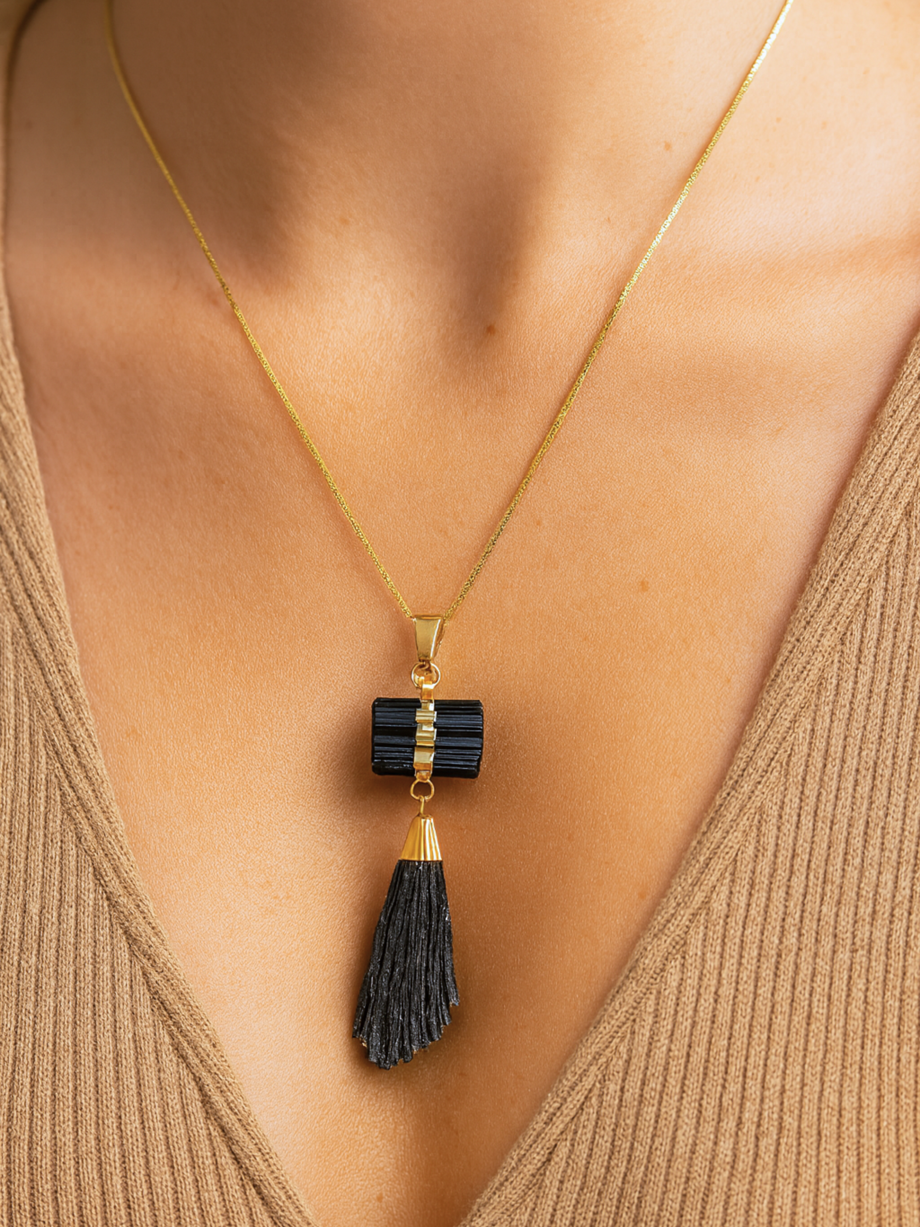 Colar de Turmalina Negra com Cianita Preta | Proteção e Limpeza Energética