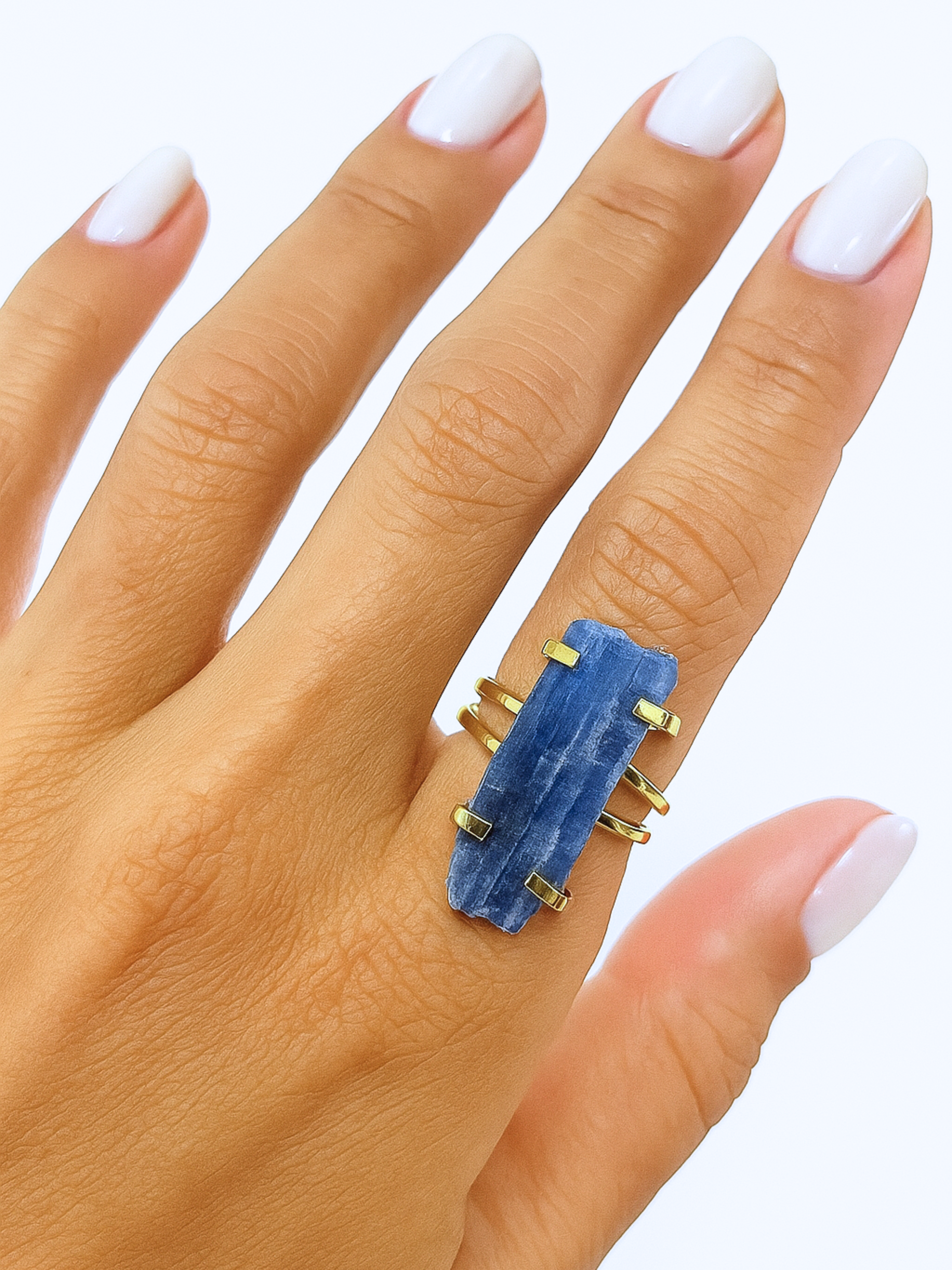 Anel Regulável de Cianita Azul com Banho de Ouro | Proteção Espiritual e Clareza Mental