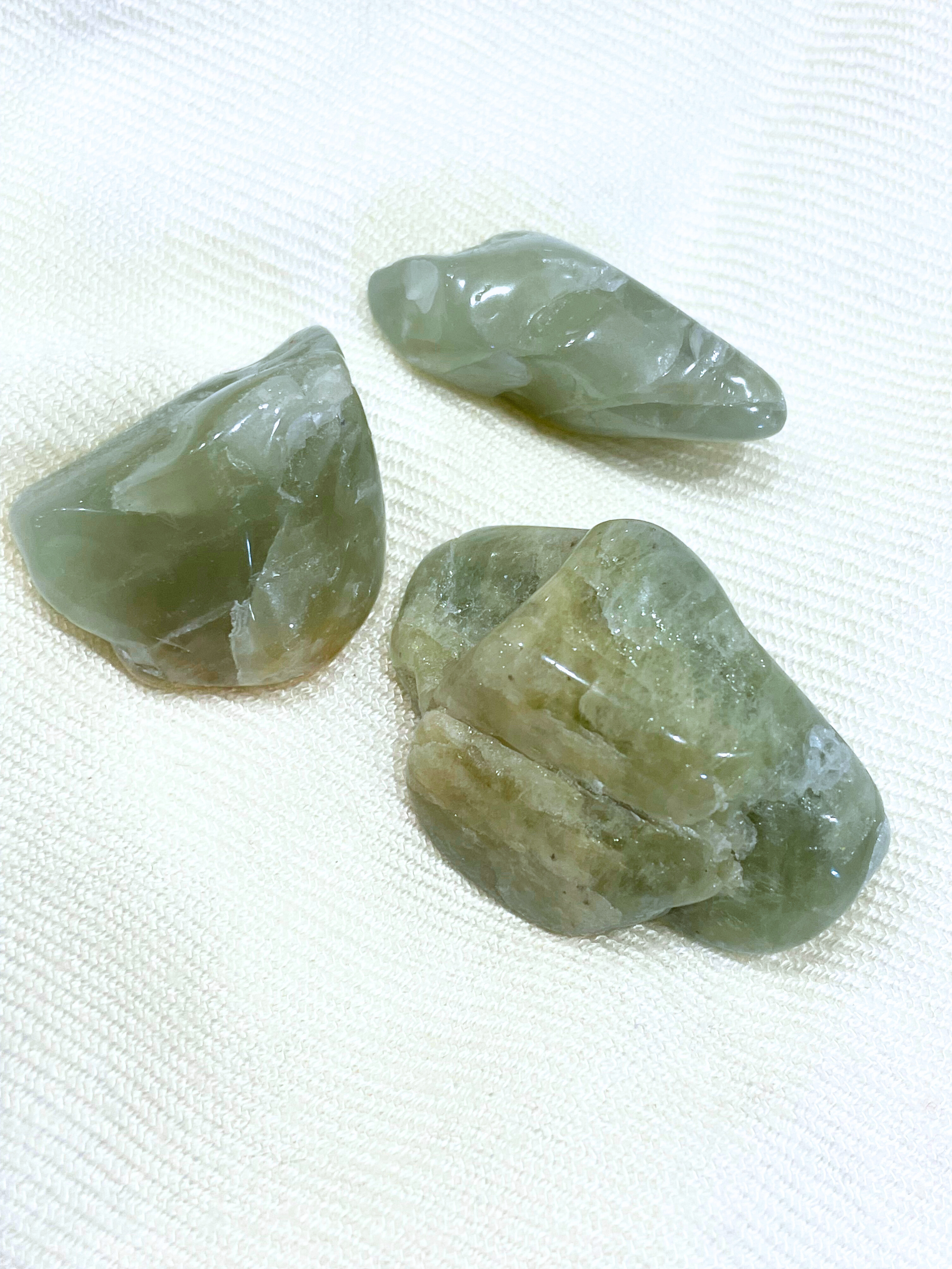 Pedra Rolada de Água Marinha M (4 a 6 cm) | Ansiedade, Calma e Afeto.