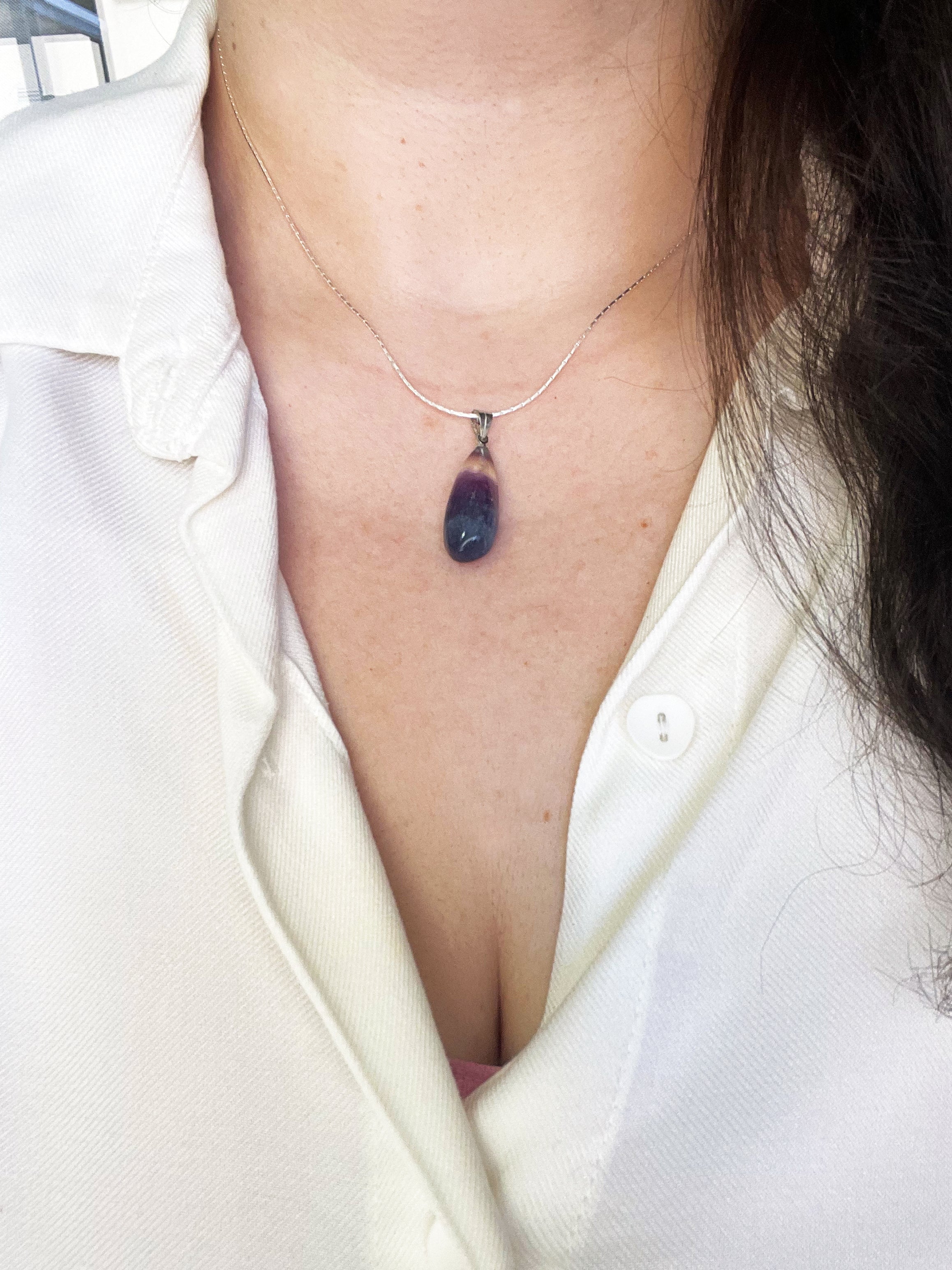 Pingente de Fluorita em Gota – Conexão, Cura e Evolução