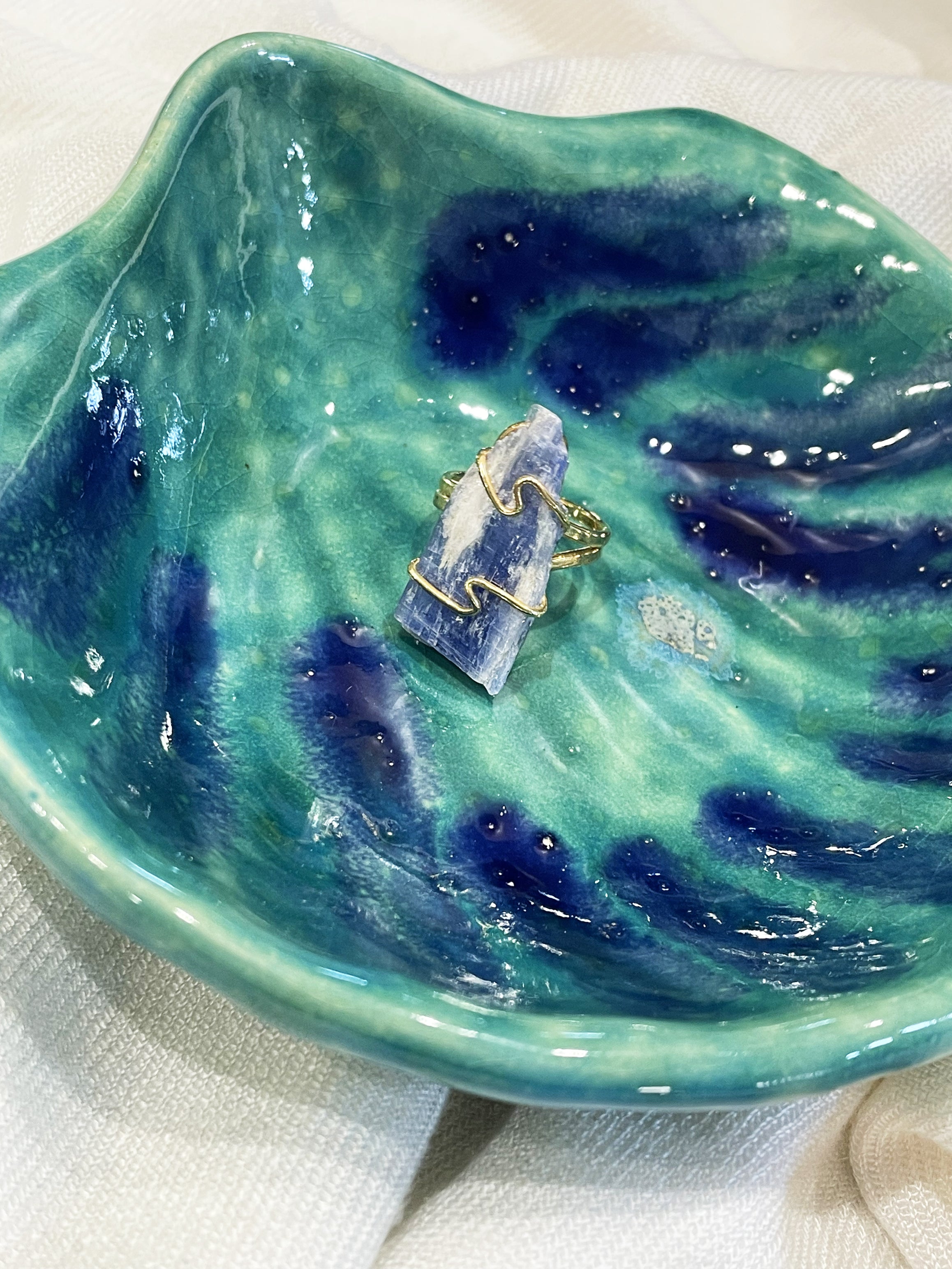 Concha Iemanjá em Cerâmica Pintada à Mão – Peça Artesanal