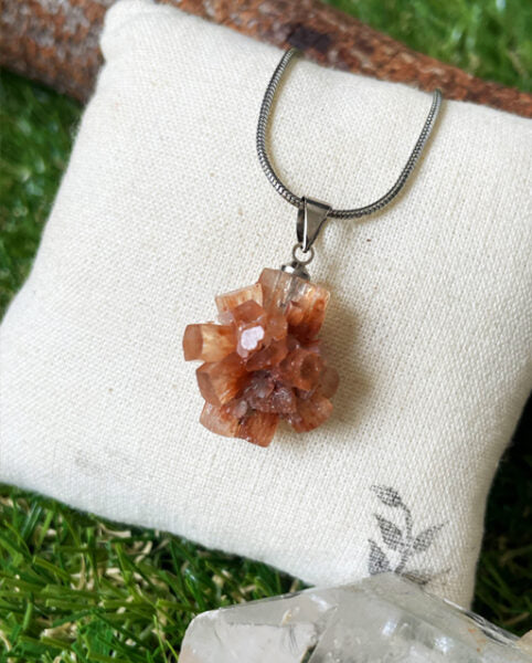 Pingente de Aragonita Sputnik Natural | Equilíbrio, Foco e Organização.