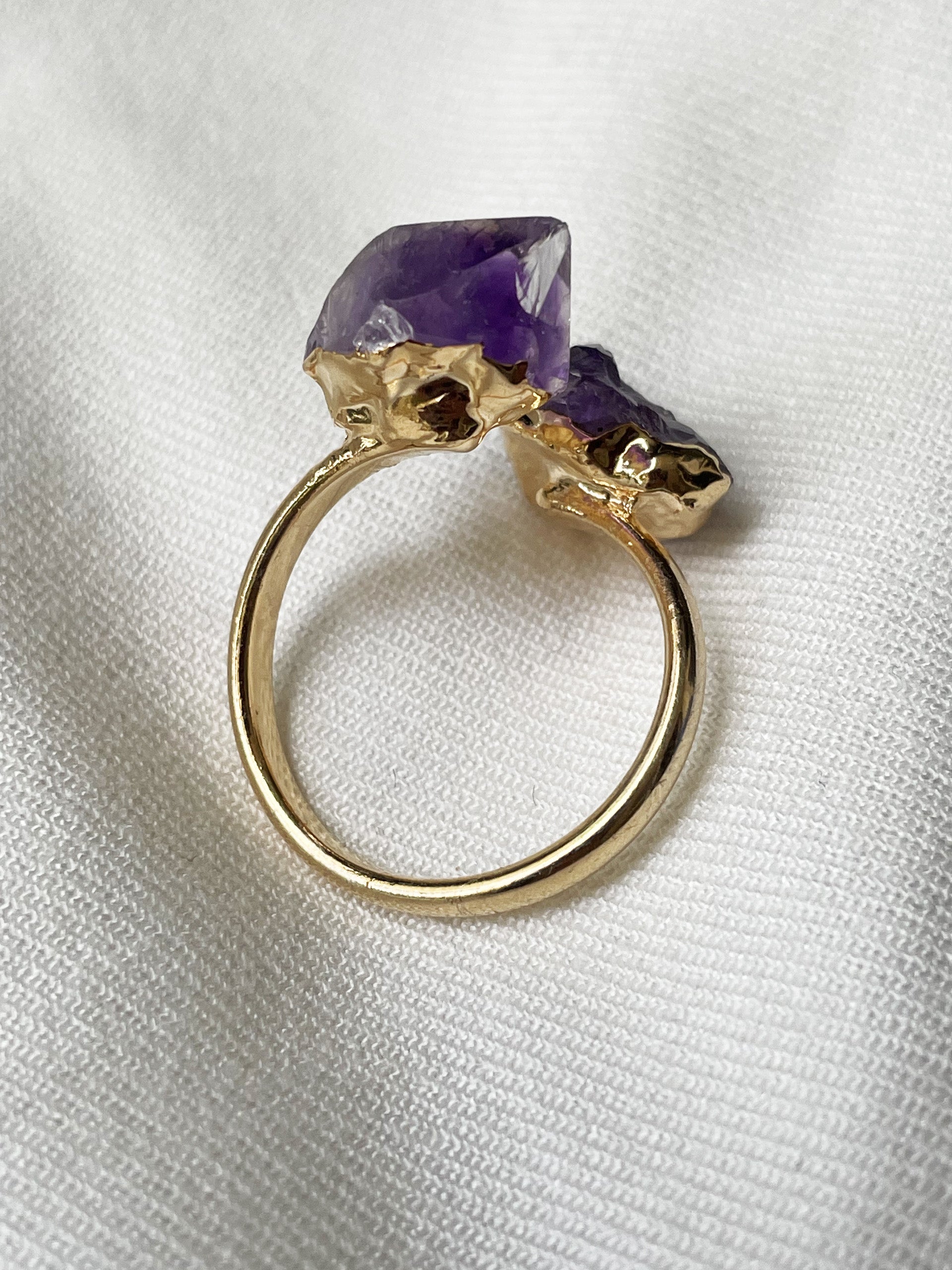 Anel Bruto de Ametista – Conexão Espiritual e Alta Vibração