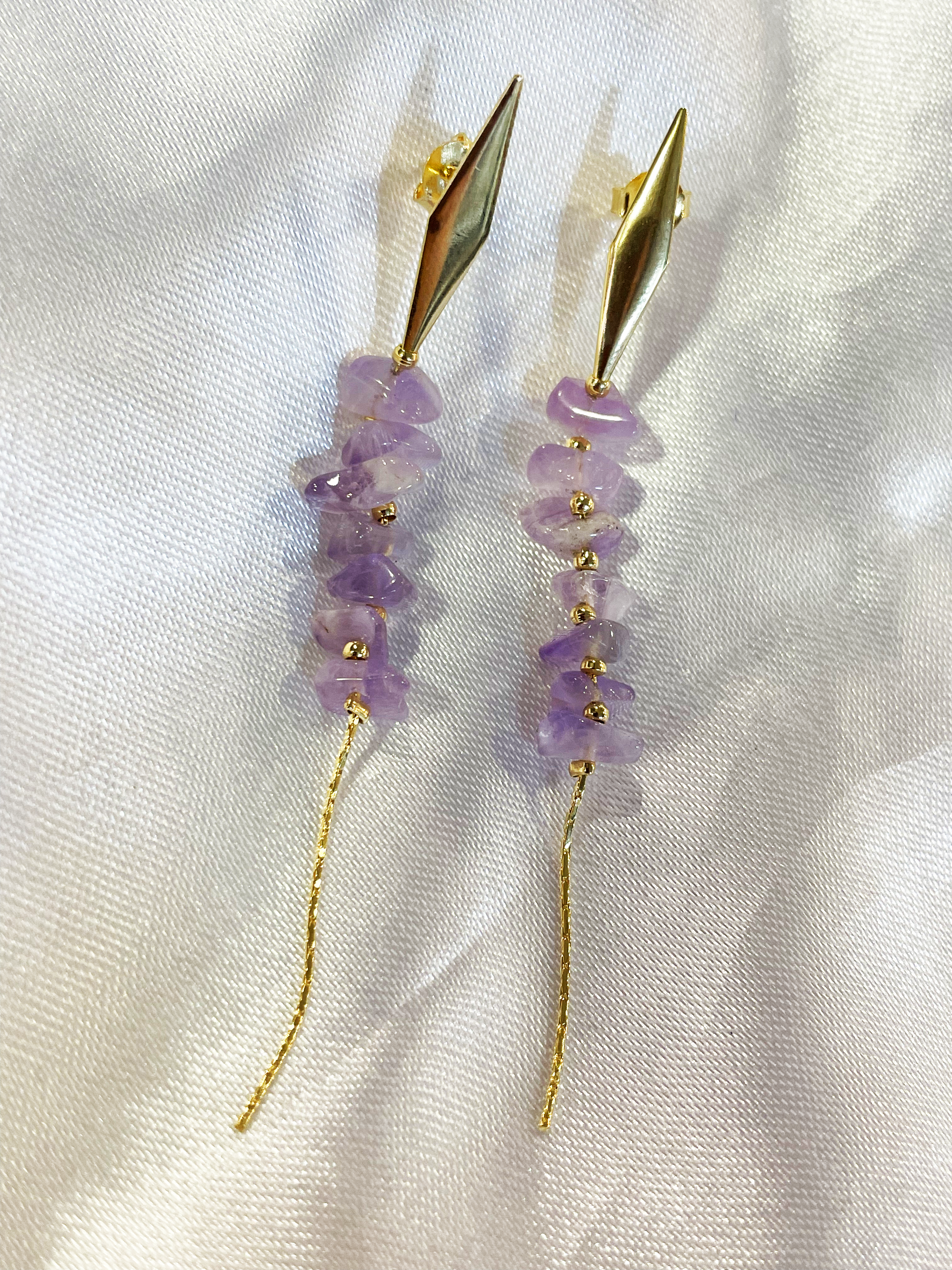 Brinco Cascalho de Ametista | Conexão Espiritual e Alta Vibração