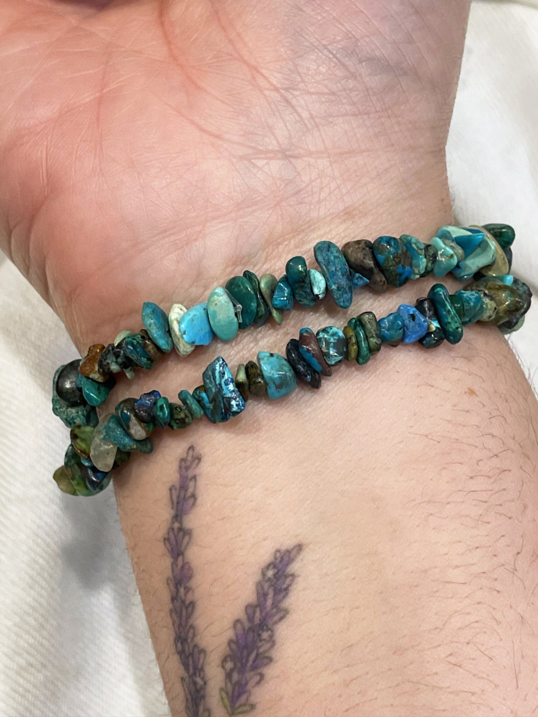 Pulseira de Cascalho em Crisocola – Pedra da Sensibilidade, Força Feminina e Equilíbrio Emocional