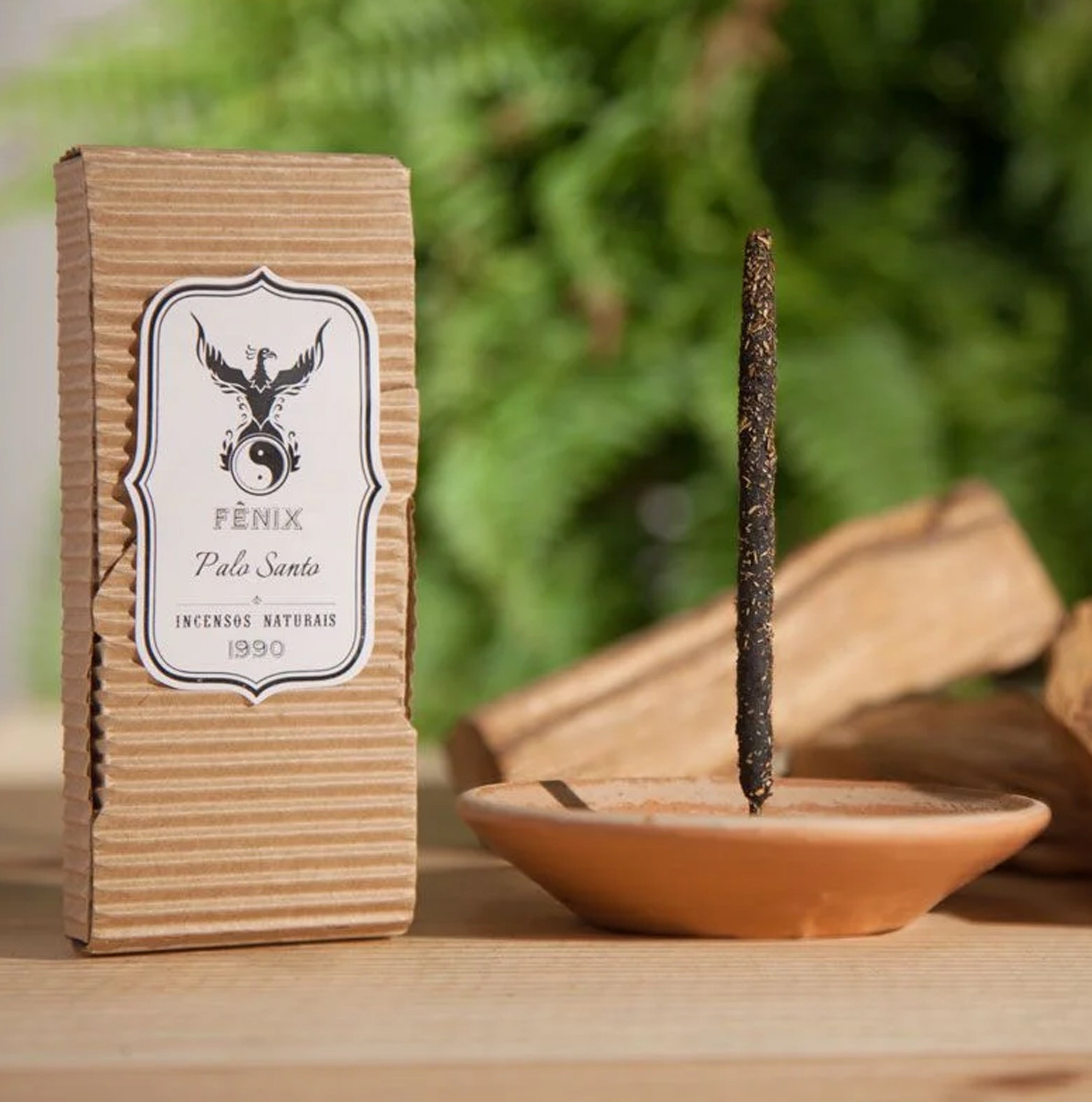 Incenso Natural de Palo Santo – Limpeza Energética e Proteção Espiritual | Fênix Incensos