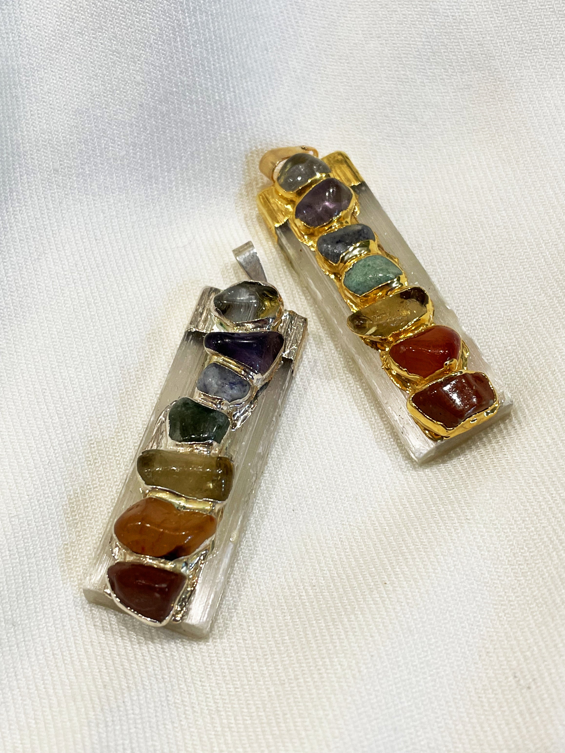Pingente de Selenita dos 7 Chakras – Reequilibrar e limpar os chakras