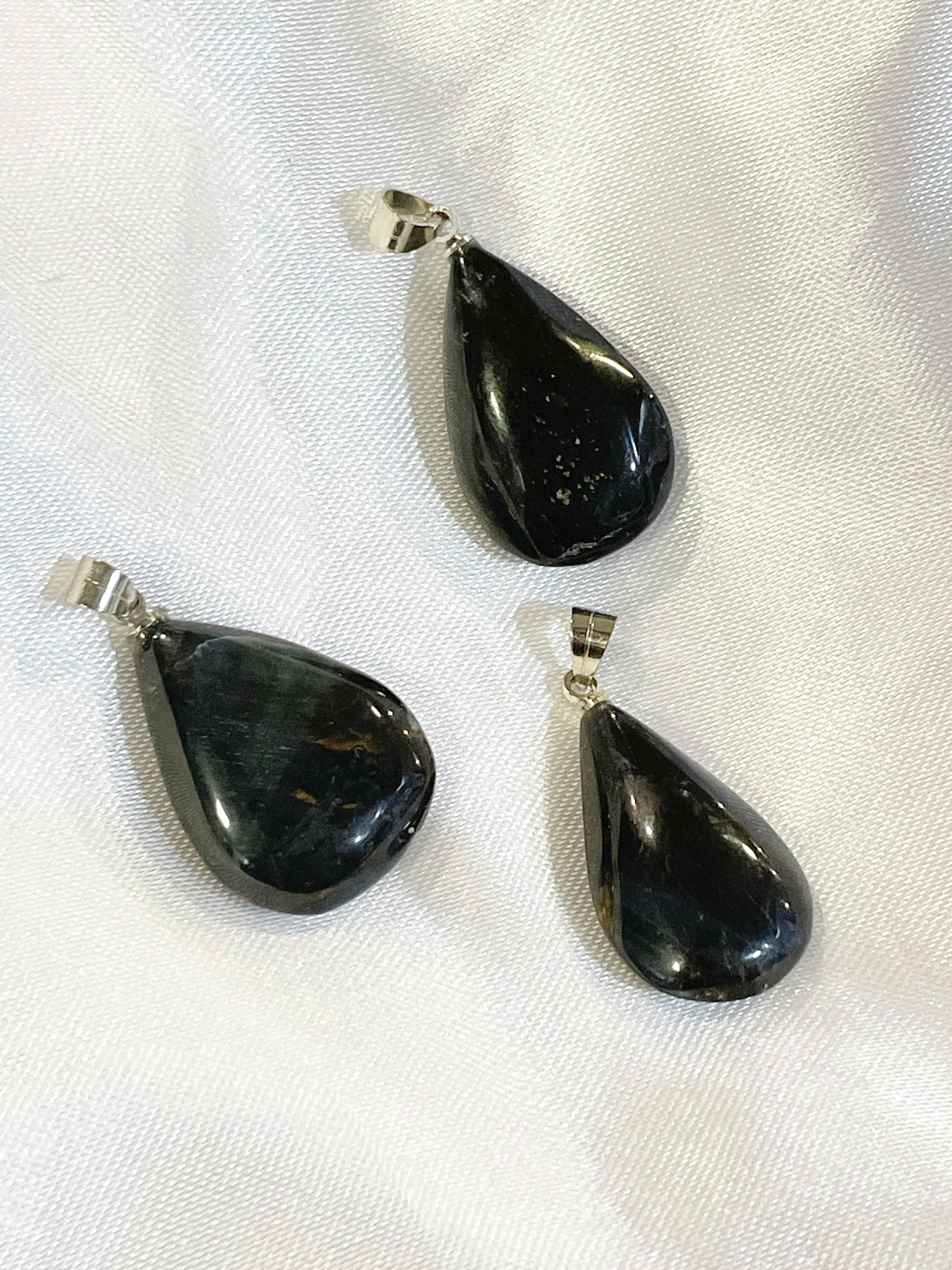 Pingente Gota de Olho de Falcão | Comunicação e Autoconfiança