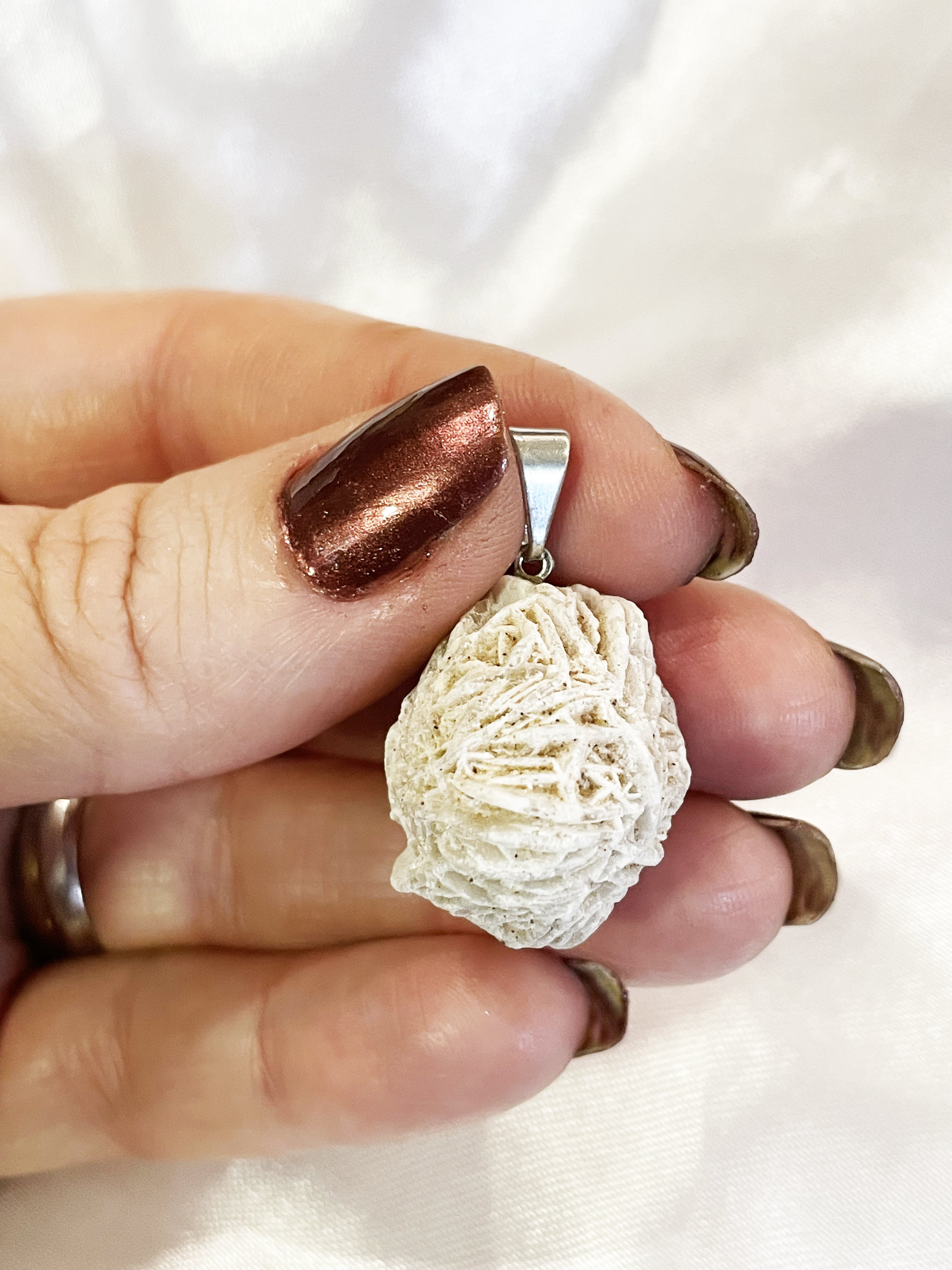 Pingente de Rosa do Deserto – Superação de traumas no Amor e Solidão