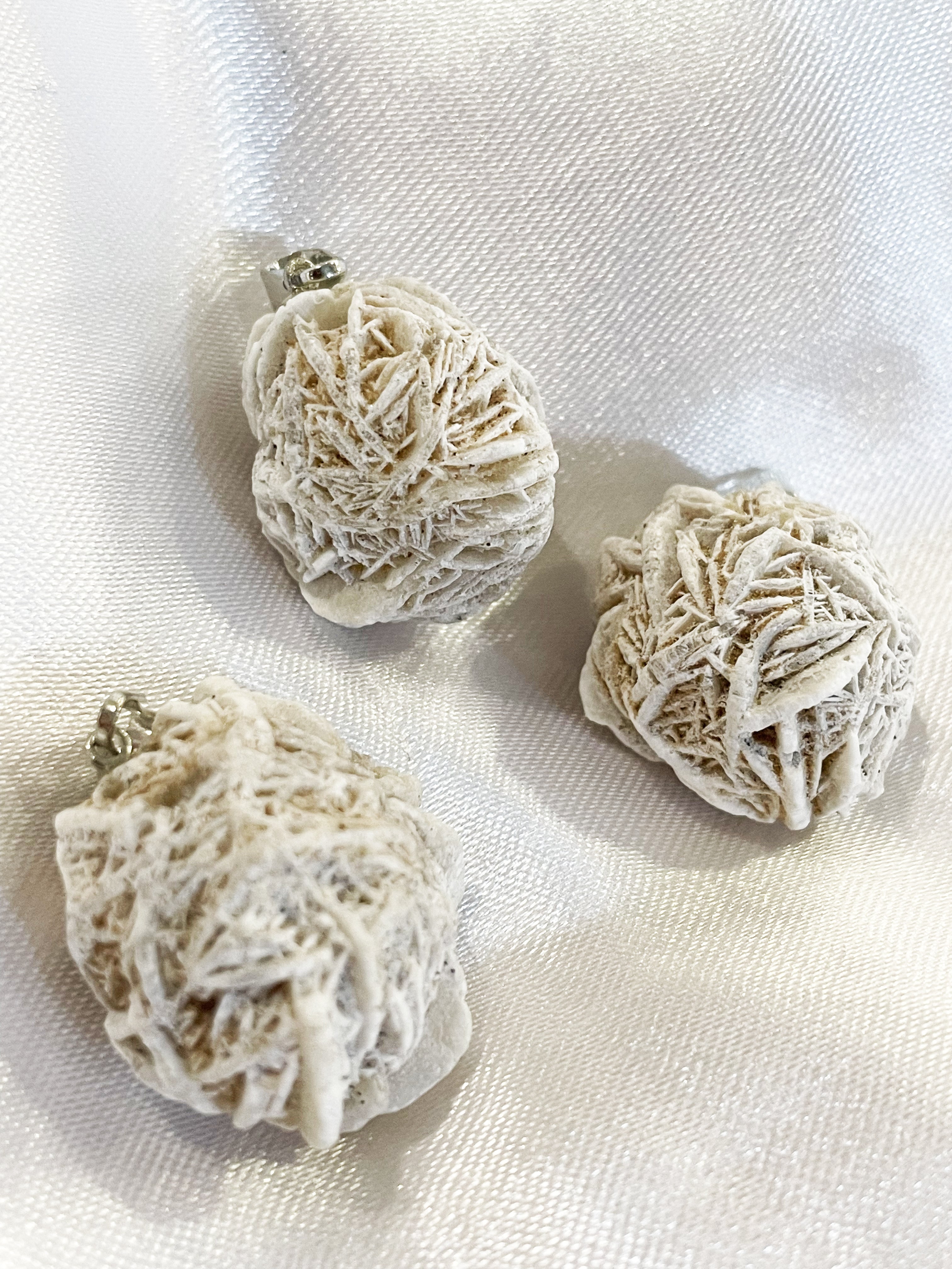 Pingente de Rosa do Deserto – Superação de traumas no Amor e Solidão