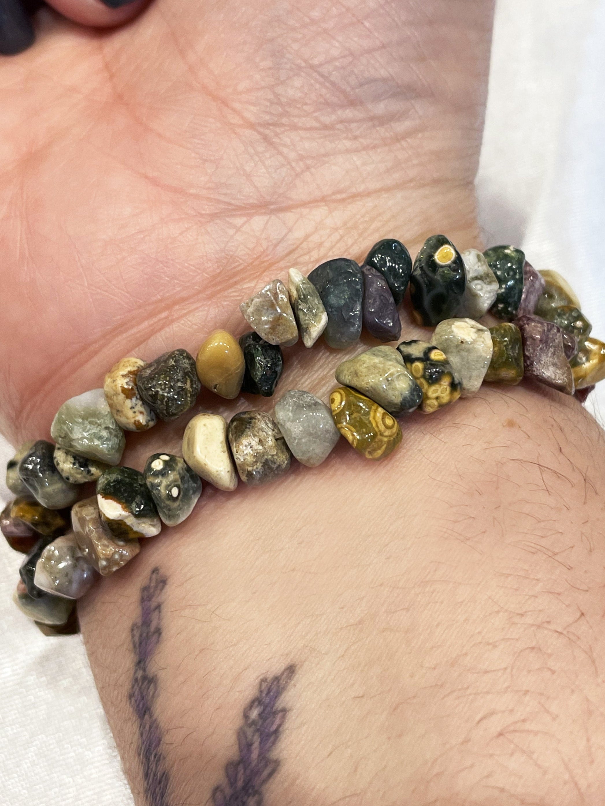 Pulseira de Jaspe Orbicular em Cascalho – Equilíbrio, Saúde e Conexão com a Natureza