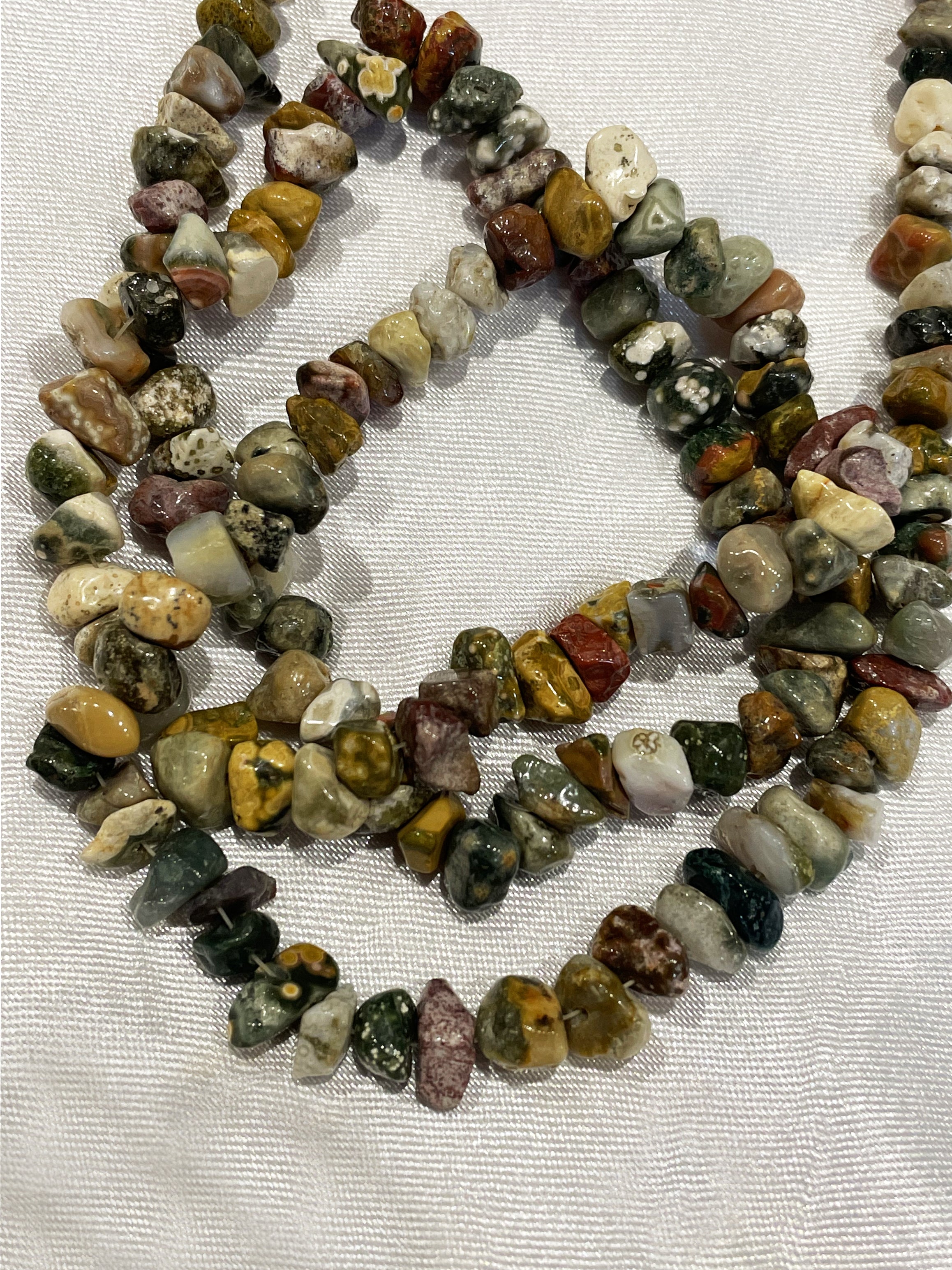 Pulseira de Jaspe Orbicular em Cascalho – Equilíbrio, Saúde e Conexão com a Natureza