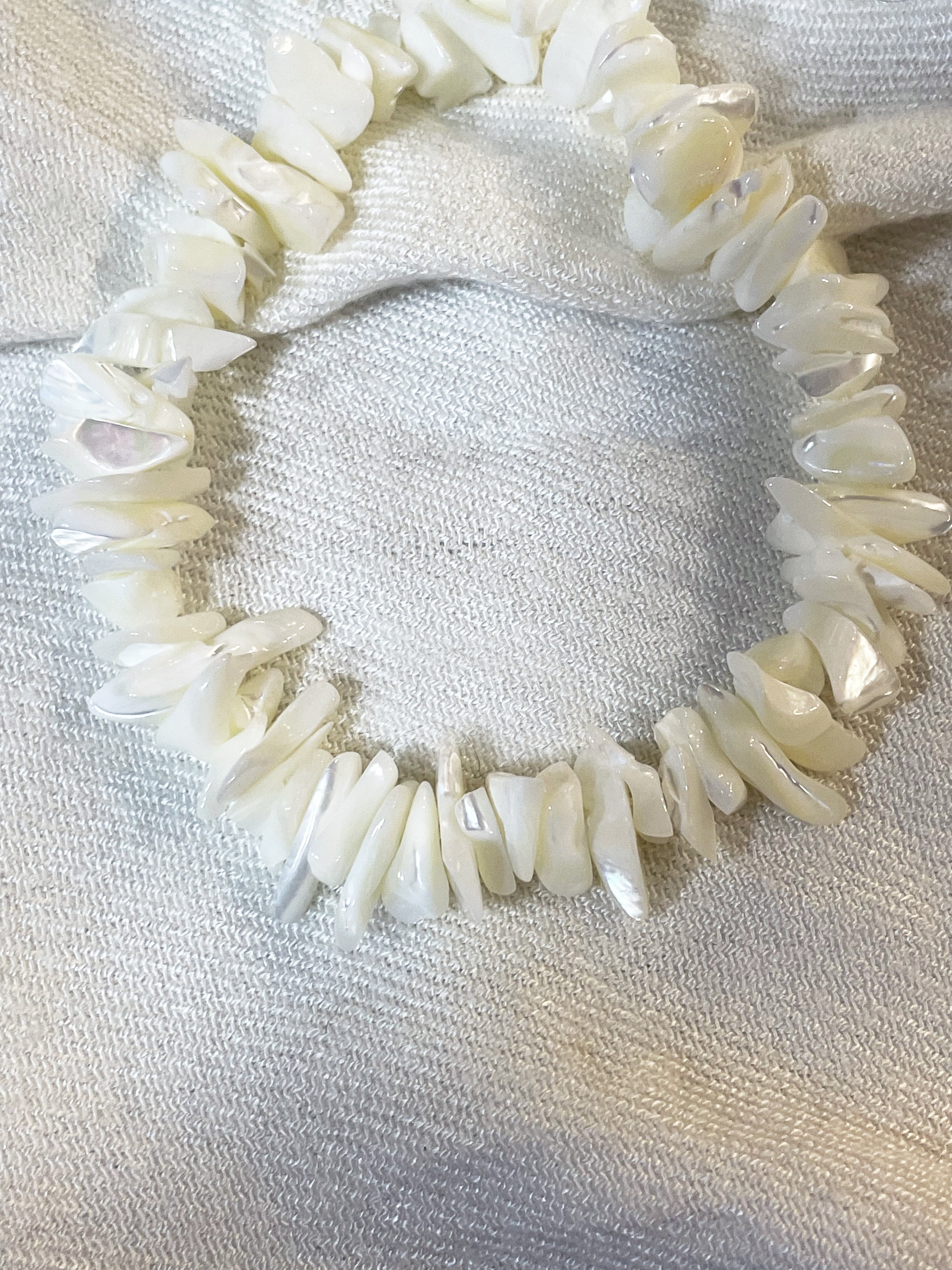 Pulseira de Madrepérola Branca - Proteção Materna, Intuição e Harmonia