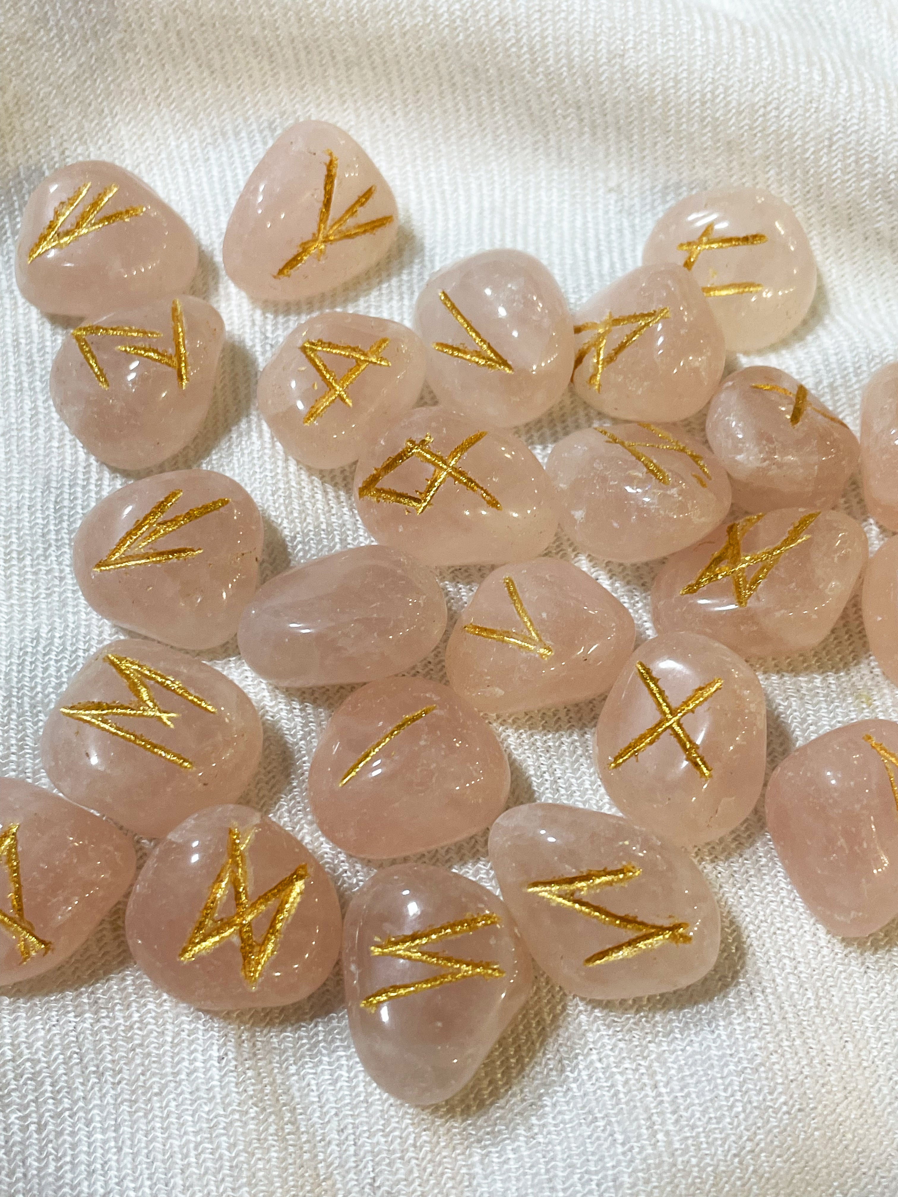 Oráculo Nórdico - Runas de Odin | Quartzo Rosa