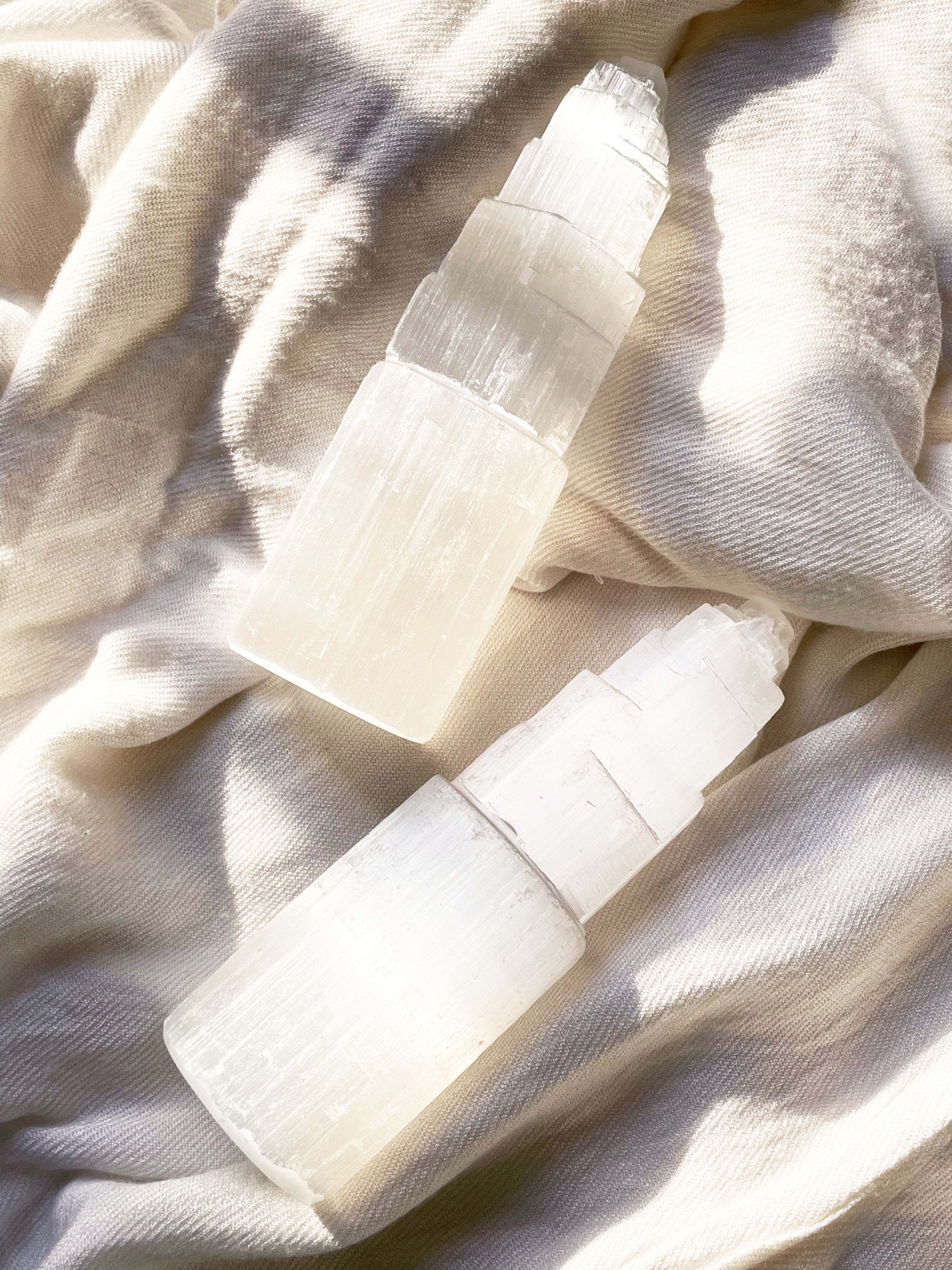 Torre de Selenita M 15cm – Pedra de Limpeza Energética, Purificação e Desobstrução